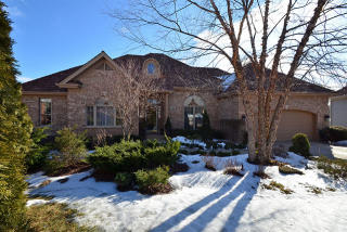 15 Lochbrook Ln, Hoffman Estates, IL 60010-5436
