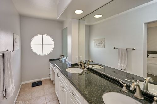 1885 Caminito De La Montana, Glendale CA  91208-3044 exterior