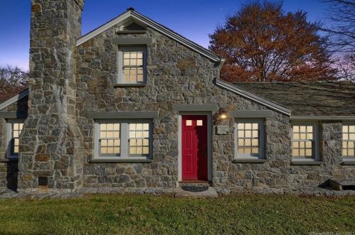 860 Ridgefield Rd, Wilton CT  06897-1418 exterior