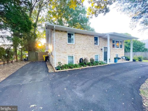 733 Stinchcomb Rd, Severna Park MD  21146-4223 exterior