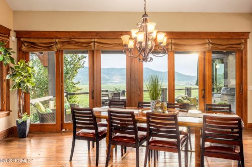 5872 Mtn Rnch Dr, Park City UT 84098-6177 exterior