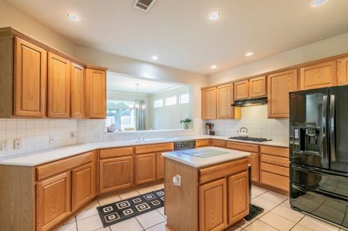 109 Hollyberry Ln, Georgetown, TX 78633-4865