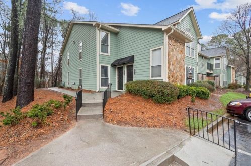 4013 Canyon Point Cir, Roswell, GA 30076-5111
