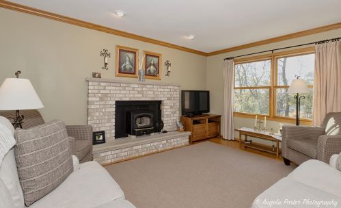 802 Elm St, Pingree Grove IL  60140-8367 exterior