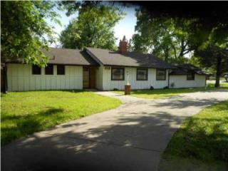 6715 Maple St, Wichita, KS 67209-2142