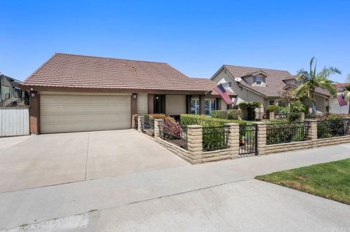 7633 Paseo Laredo, Anaheim, CA 92808-1047