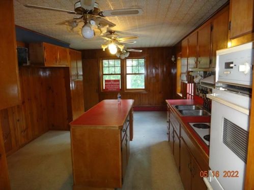 1627 Speyerer St, Rochester, PA 15074-1314