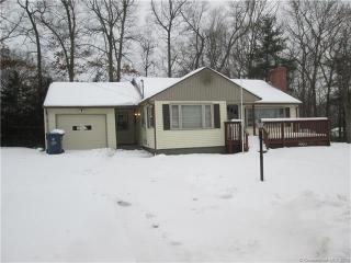 27 Woodland Dr, North Windham, CT 06280-1040