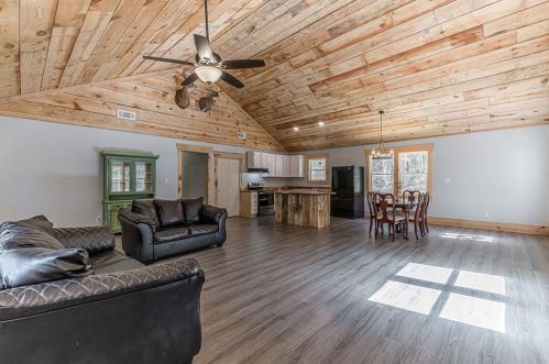8365 Rock Eagle Rd, Monticello, GA 31064-5880