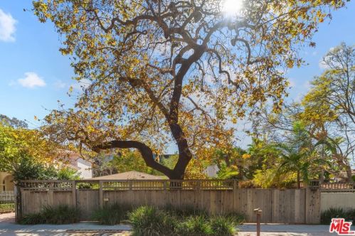 332 Entrada Dr, Santa Monica, CA 90402-1202