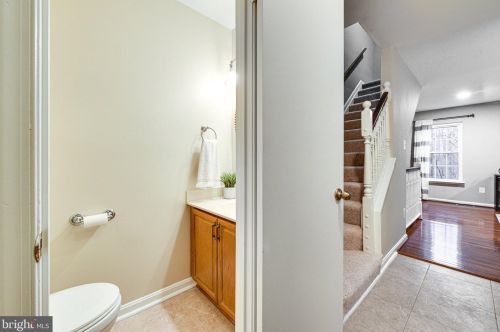 5816 Bridgetown Ct, Springfield, VA 22015-2809