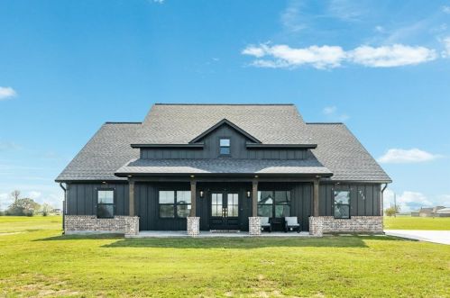 713 Longhorn Trl, Angleton, TX 77515-7601