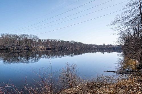 46 Walden Pond Dr, Nashua, NH 03064-2877