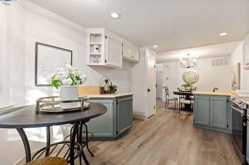 5325 San Simeon Pl, Hayward, CA 94552-2643