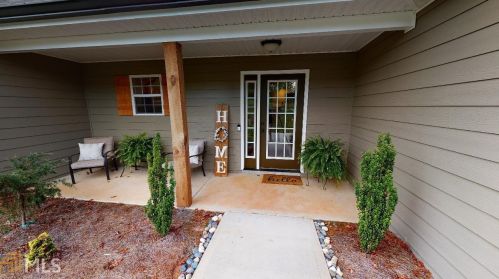 85 We King Rd, Commerce, GA 30529-3914