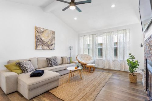 2110 Blalock Dr, Austin TX  78758-2448 exterior