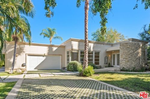 16934 Oak View Dr, Van Nuys CA  91436-3242 exterior