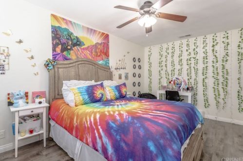 2418 Royal Ave, Simi Valley CA 93065-4759 exterior