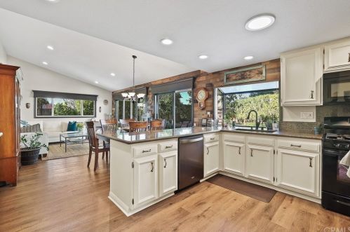 8 Campanero, Irvine CA  92620-1821 exterior