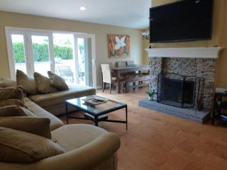 1477 Theresa St, Carpinteria, CA 93013-1303