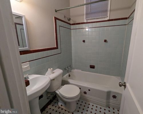 5608 10th St, Philadelphia PA 19148-4404 exterior