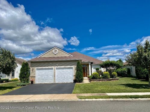 13 Rossini Rd, Lakehurst, NJ 08759-6199