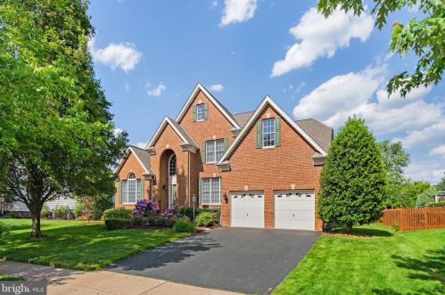5563 Tournament Dr, Haymarket, VA 20169-3102
