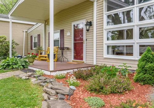 28 Riverdale Ave, Dover, NH 03820-4537