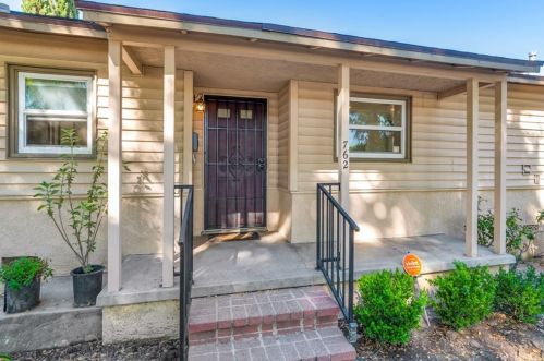 762 19th St, San Bernardino, CA 92405-4239