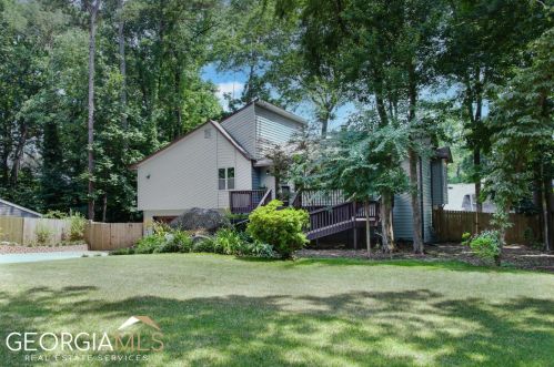 171 Station Dr, Kennesaw, GA 30144-2138