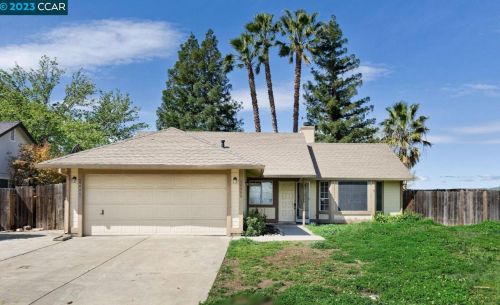 16800 Sebastian Way, Esparto, CA 95627-2017
