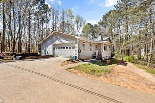 140 Elberta Dr, Newnan, GA 30265-1928