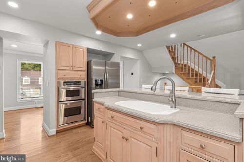 10871 Lockwood Dr, Silver Spring MD 20901-4514 exterior