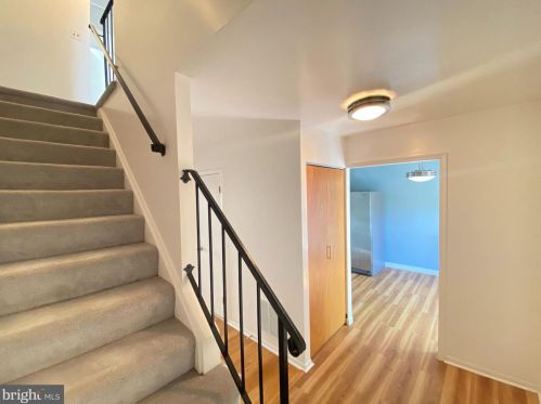 9803 Spillway Ct, Springfield VA  22015-1836 exterior