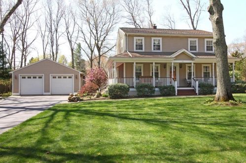 54 Paul James Dr, Tiverton, RI 02878-3706
