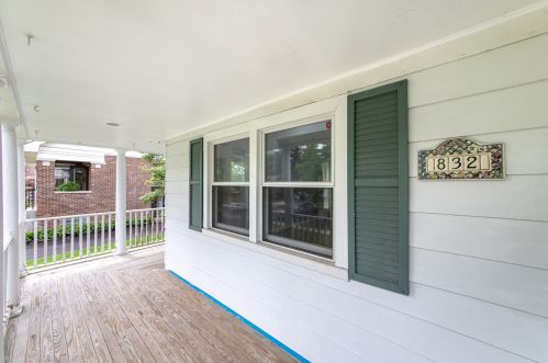 832 Rosemary Ter, Bannockburn, IL 60015-3202