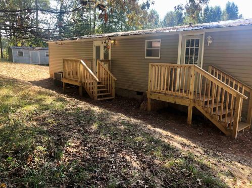 5656 Hemlock St, Lula, GA 30554-3033