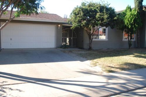 2012 Marlow St, Modesto, CA 95351-2955