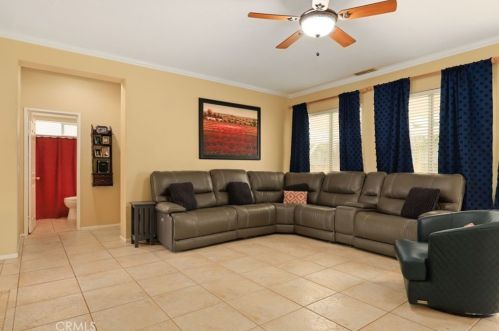 12595 Orangeblossom Ln, Riverside CA  92503-7058 exterior