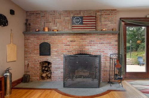 41 Highwood Ave, Southington, CT 06489-3230