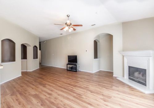 1821 Fairbanks Dr, Princeton TX 75407-2692 exterior