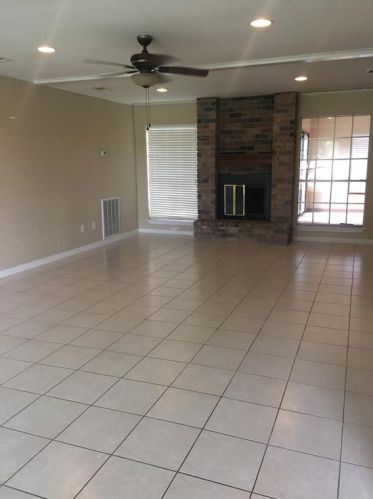 157 Bastrop St, Angleton TX  77515-4103 exterior