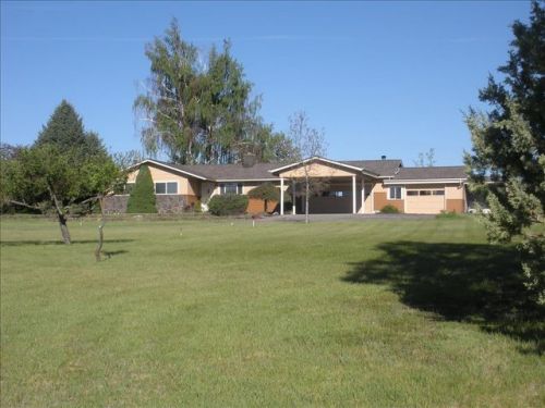63037 Terry Dr, Bend OR  97701-9437 exterior