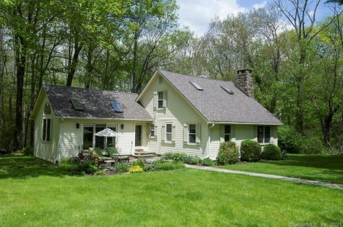 28 Evergreen Passway, Morris, CT 06758-1608