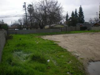 1221 Clinton Ave, Fresno, CA 93705-4423