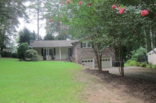 2996 Sope Creek Dr, Marietta, GA 30068-3559