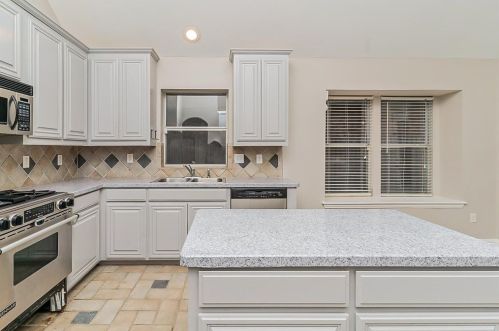 6937 Andress Dr, Fort Worth TX  76132-5031 exterior