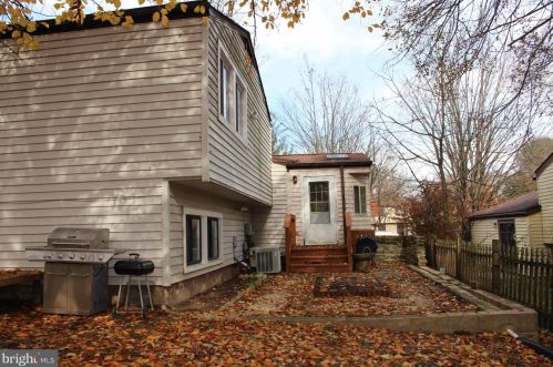 9115 Goldamber Garth, Columbia, MD 21045-2907