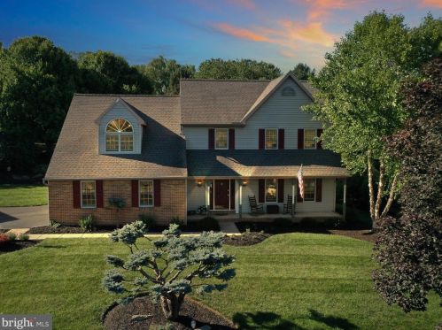 1014 Stonemanor Dr, Lancaster, PA 17603-9785