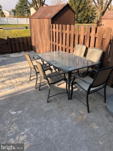 3 Topaz Ln, Trenton NJ exterior